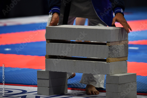 Fotografía kate breaking sports bricks