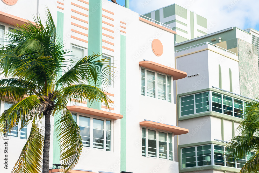 Fototapeta premium Art Deco building in the Art Deco District in South Beach, Miami