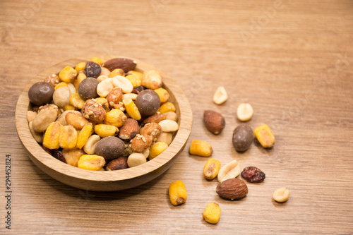 Mix of nuts, with corn, almonds, raisins and chocolate balls.