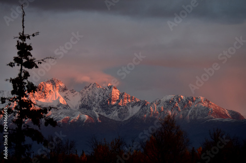Fototapeta Alaska mountain alpenglow