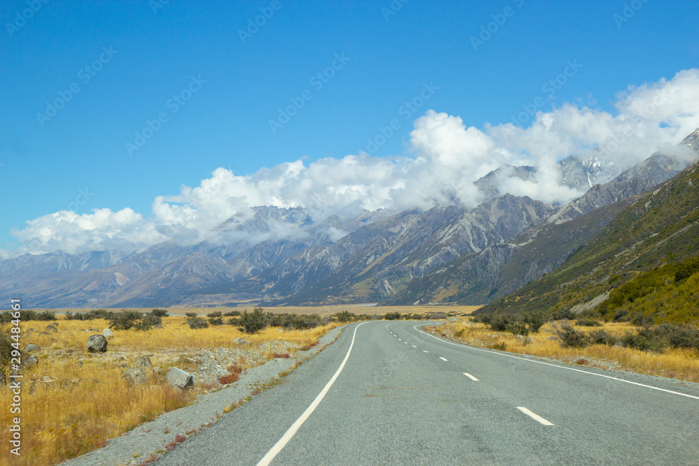 Fototapeta premium Road at Aoraki National park, New Zealand