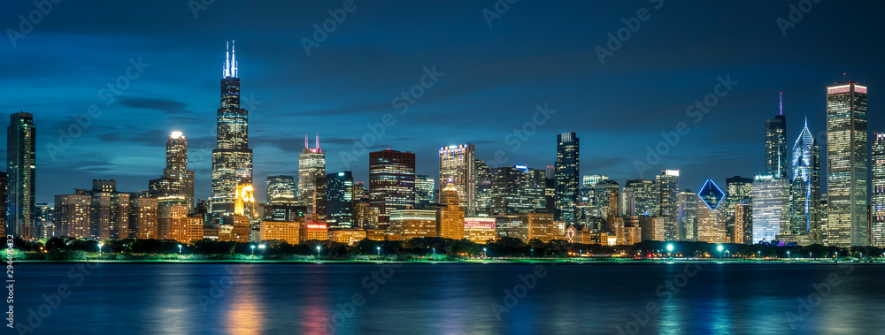 Chicago skyline by night - obrazy, fototapety, plakaty 