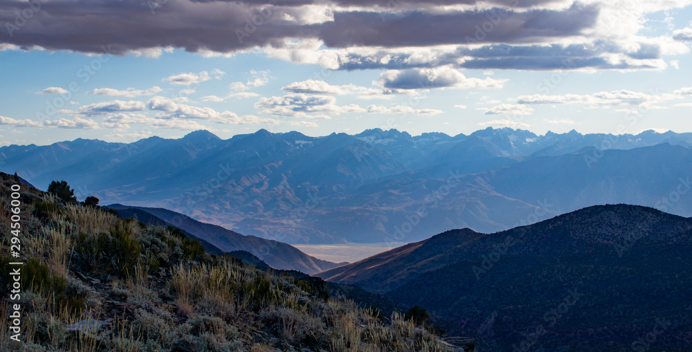 Fototapeta premium Mountain range in California
