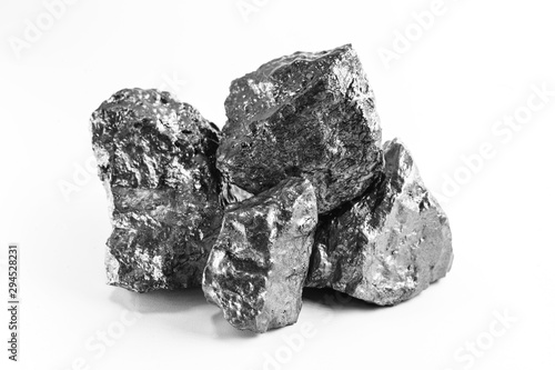 Aluminum nuggets, aluminum is a chemical element of the symbol Al and atomic number 13 with mass 27 u. At room temperature, it is solid, being the most abundant metallic element of the earth's crust. photo