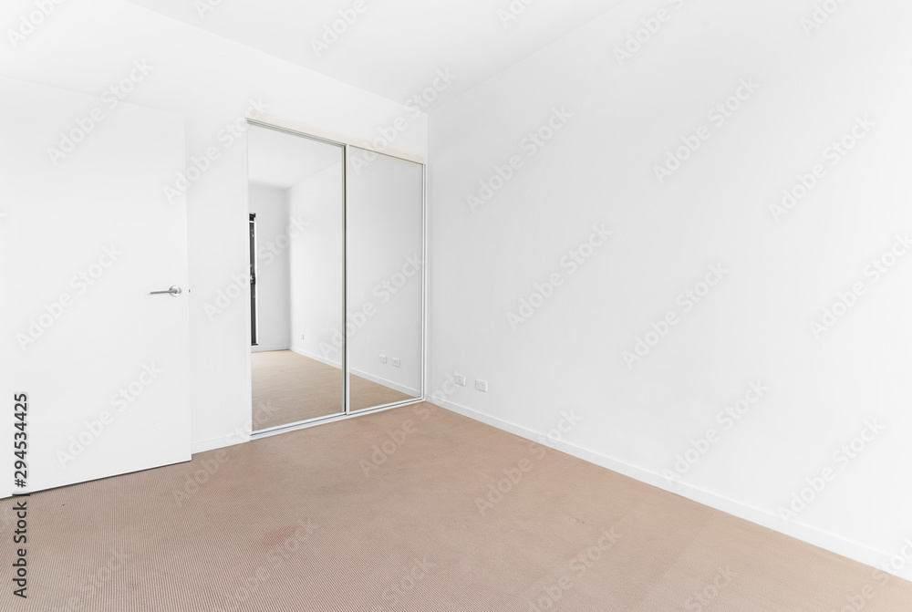 Fototapeta premium Empty and unfurnished brand new apartment