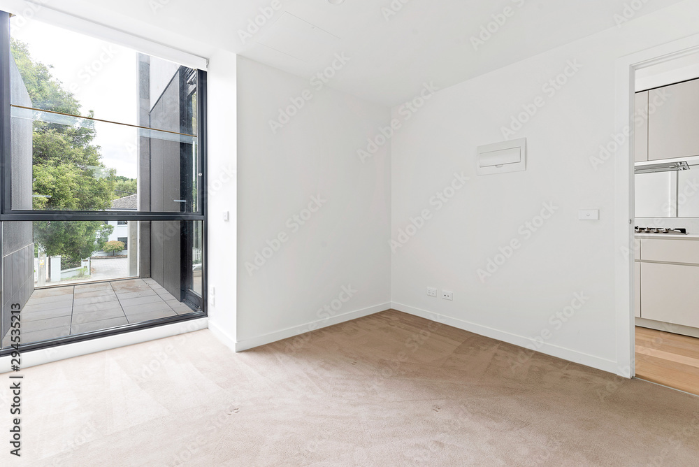Fototapeta premium Empty and unfurnished brand new apartment