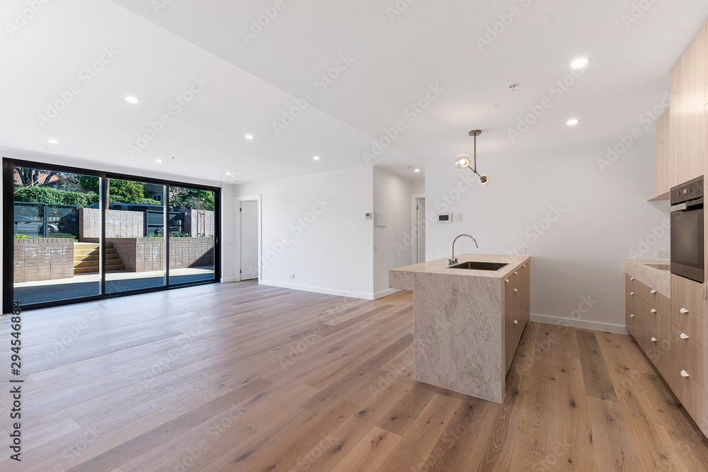 Fototapeta premium Empty and unfurnished brand new apartment