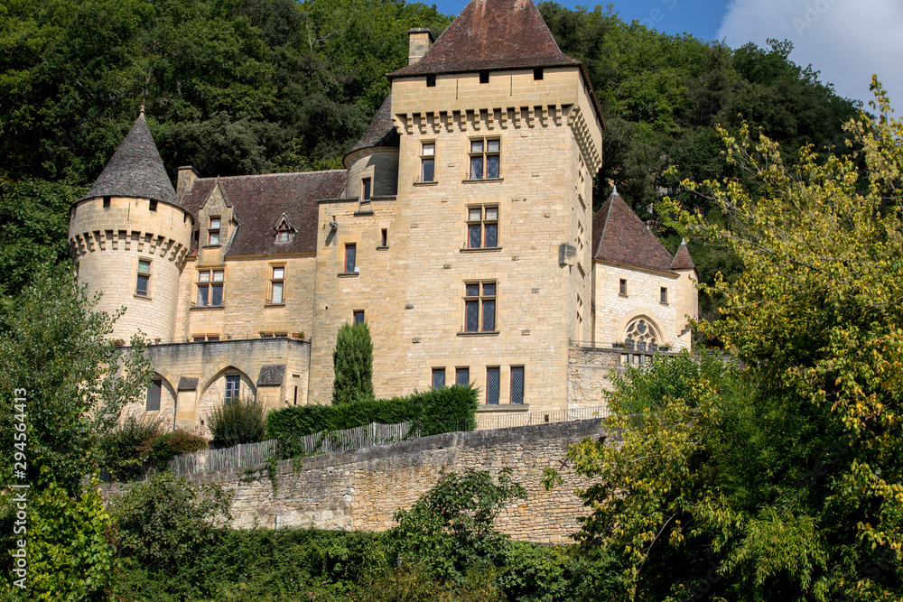  Chateau La Malartrie in La Roque-Gageac, Dordogne river valley. Aquitaine, France