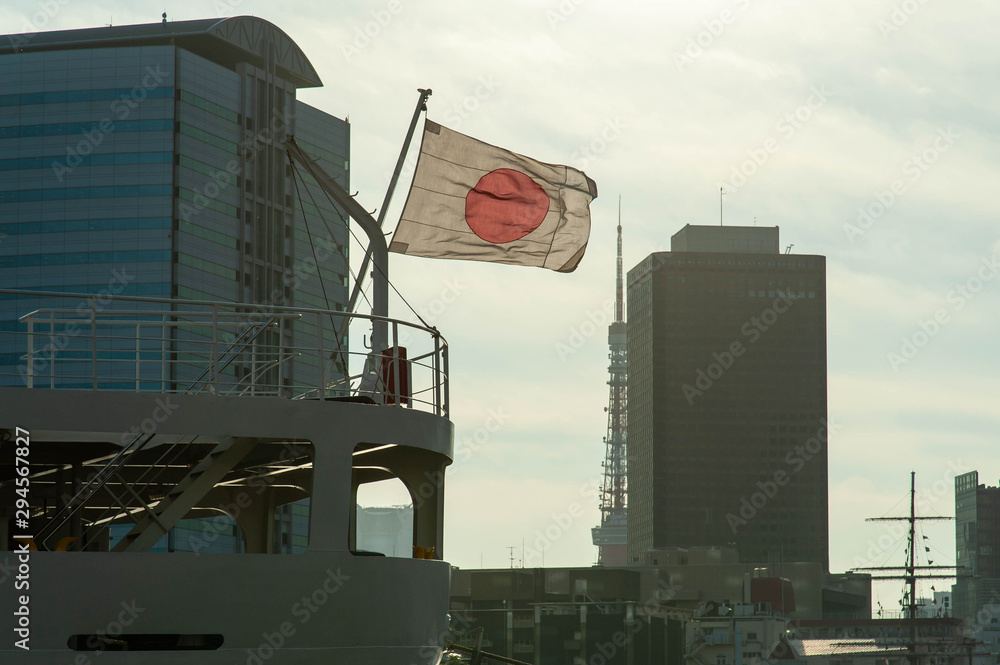 風に揺れている日本の国旗 Stock Photo Adobe Stock