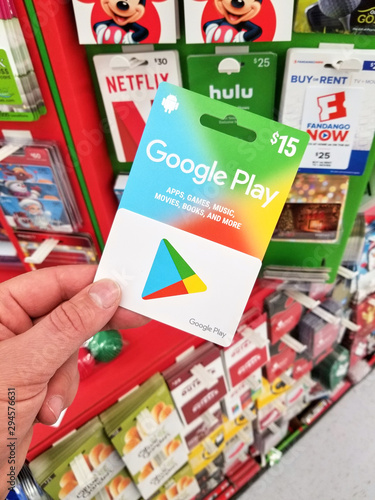 Google Play gift card in a hand – Stock Editorial Photo © dennizn #254479294