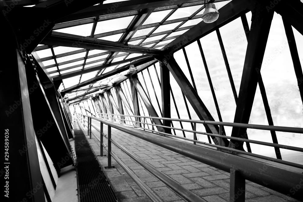 Naklejka premium bridge at sunset