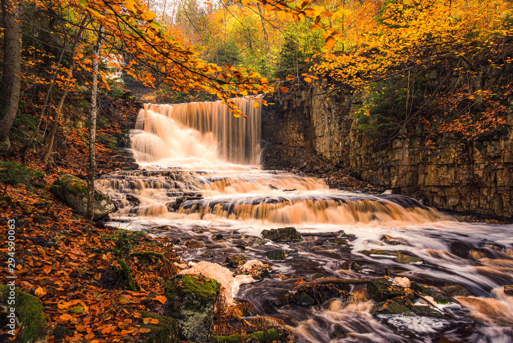 Fototapeta premium Autumn waterfall