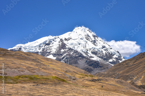 The snow capped peak of Mt Ausungate, standing at 6,384m (20,945ft) above sea level. Cordillera Vilcanota, Cusco, Peru
