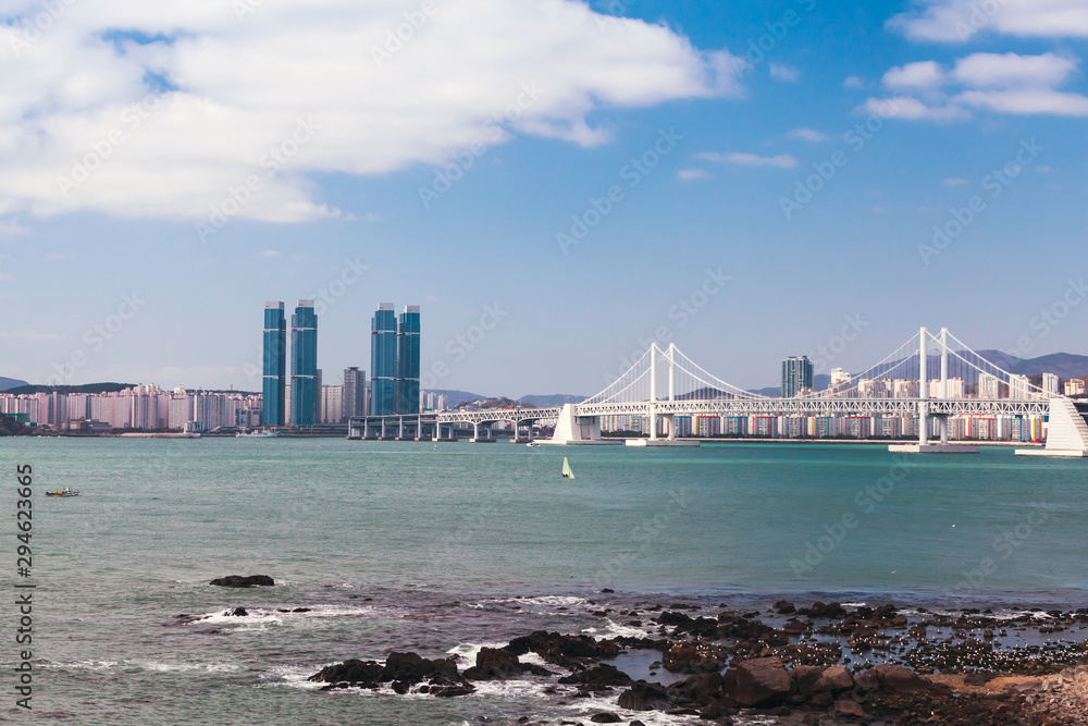 Fototapeta premium Busan Cityscape with Gwangandaegyo