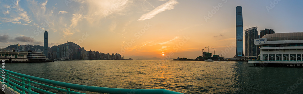 Fototapeta premium Hongkong Hafen West Kowloon Int. Commerce Center Panorama