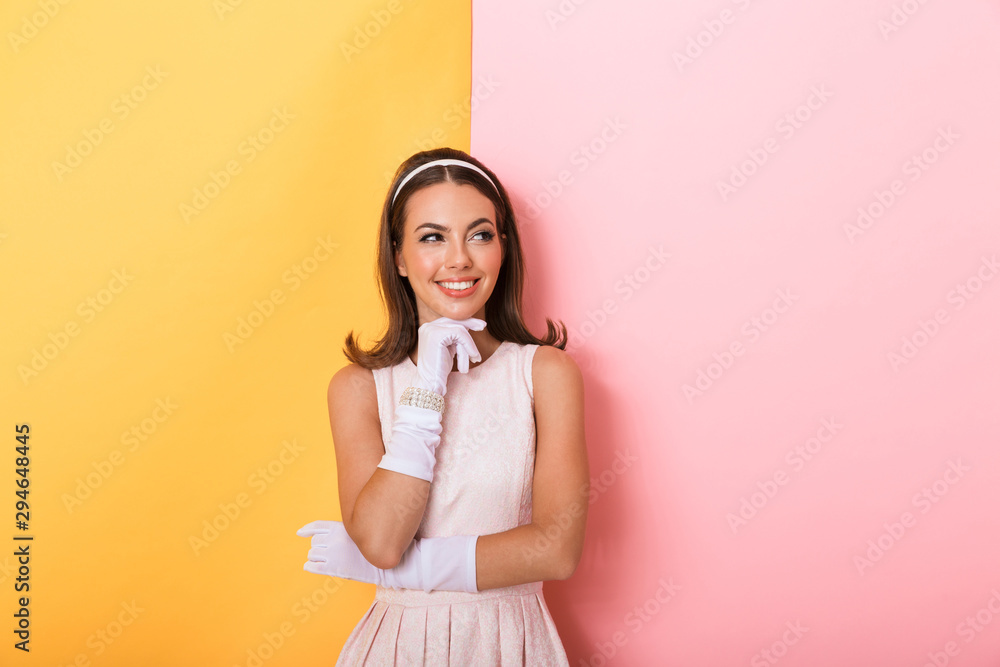 Obraz premium Beautiful young elegant brunette woman