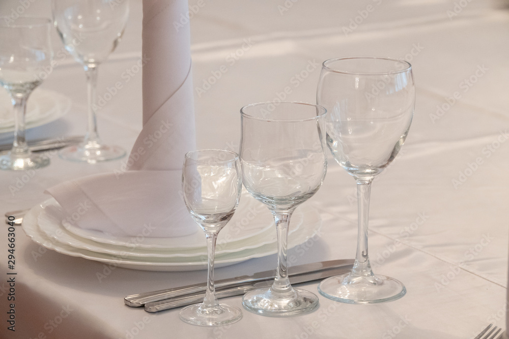 Table arrangement in very expensive haute cuisine restaurant