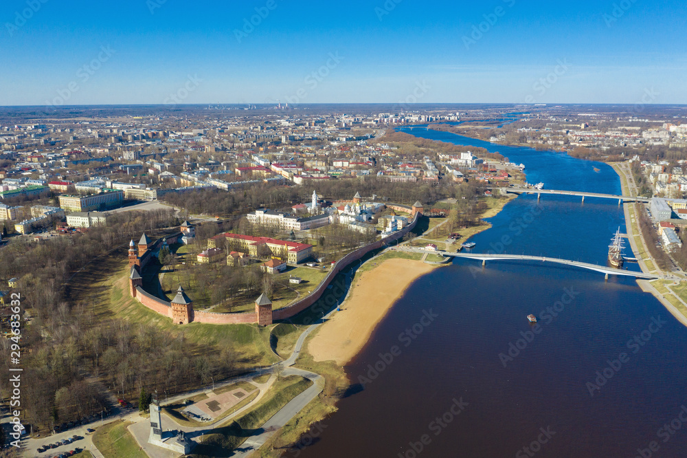 Obraz premium Veliky Novgorod, the old city, the ancient walls of the Kremlin, St. Sophia Cathedral. Famous tourist place of Russia.