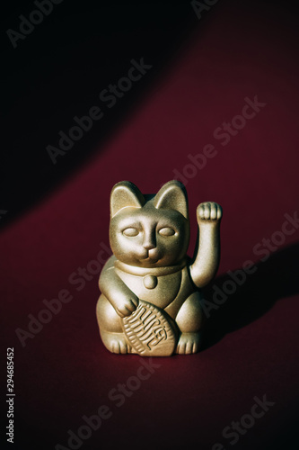 golden Maneki-neko, good fortune cat