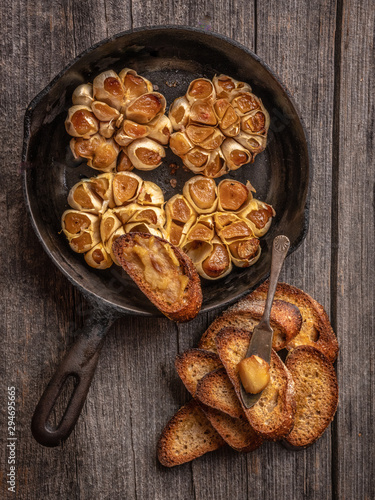 roasted garlic and bread photo