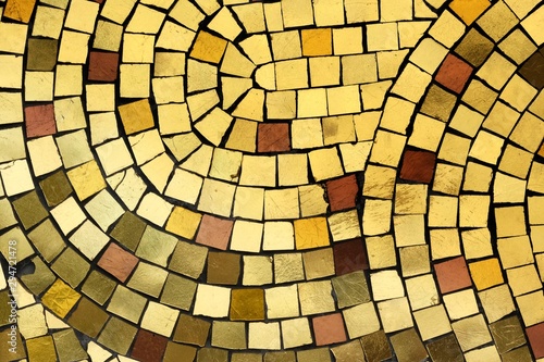 Fotografie Wall covering golden mosaic (close-up)