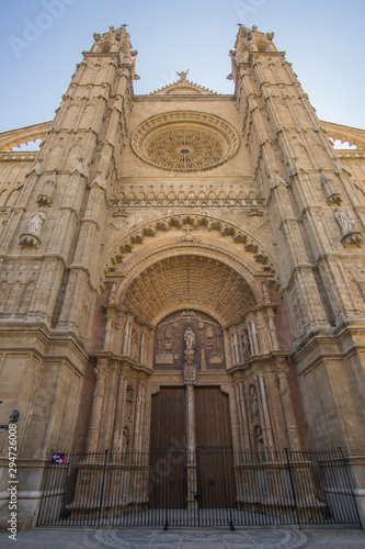 The beautiful Catedral-Bas  lica de Santa Mar  a de Mallorca church in Palma de Mallorca on a sunny day.