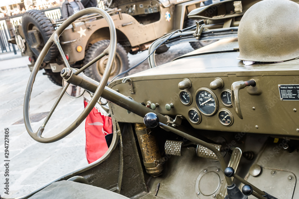 Trieste, Italy - March 31 2017: Exposition of American vintage cars from  the World war 2, Willys jeep. foto de Stock | Adobe Stock
