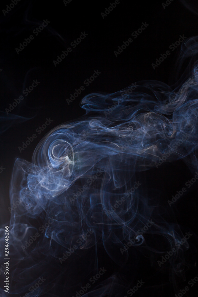 Obraz premium Smoke on a black background.