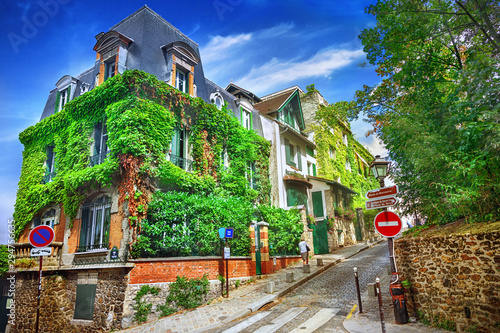 Fototapeta Facade of Parisian building