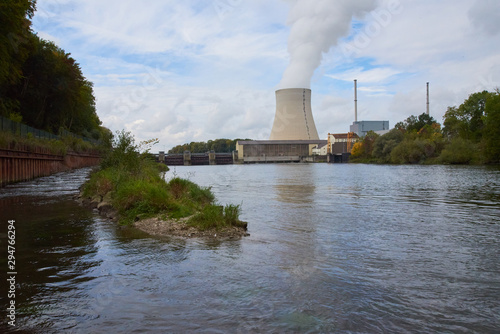 KKI 1 und 2 mit Wasserkraftwerk an der Isar photo