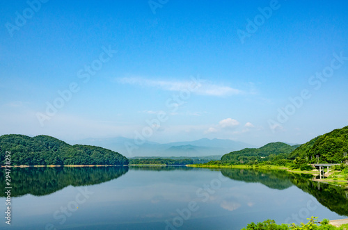 夏 釜房湖より蔵王を望む