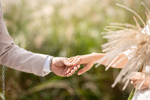 Foto Lovely couple facing each other