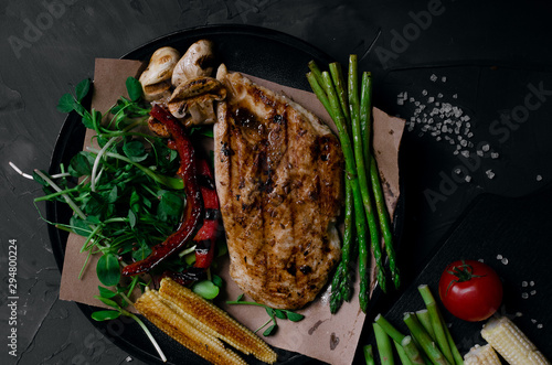 grilled chicken with fresh vegetables and grilled vegetables