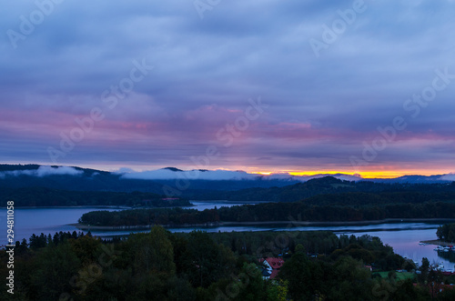 Fototapeta Naklejka Na Ścianę i Meble -  Wschód słońca Bieszczady - Polańczyk