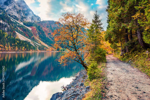 Fototapeta Naklejka Na Ścianę i Meble -  Colorful autumn scene of Vorderer/Gosausee lake. Picturesque morning view of Austrian Alps, Upper Austria, Europe. Beauty of nature concept background.