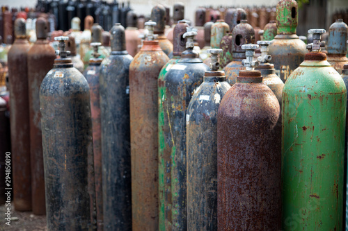 The oxygen tank and helium container are damaged, not in use.