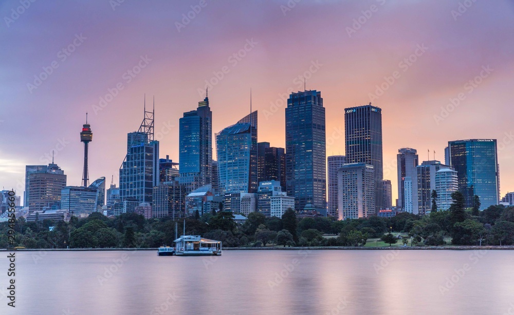 Fototapeta premium Sydney skyline at sunset time