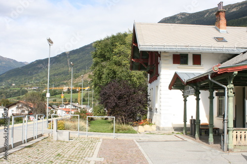 Bahnhof in Südtirol. Bahnsteig in Schluderns. photo