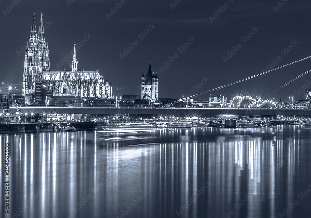 Fototapeta premium Cologne nightscape