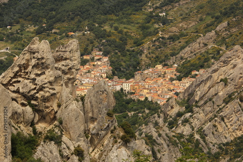Castelmezzano desde Pietrapertosa, Italia