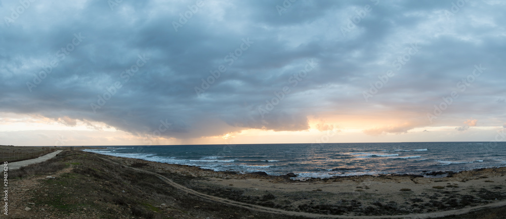 Obraz premium sunset over the sea