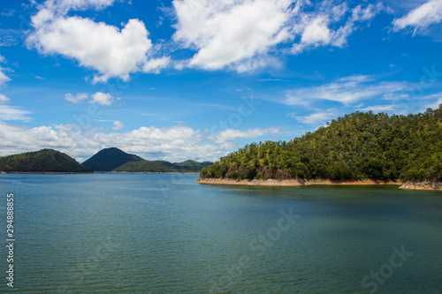 Mountains and water with clear skies © pichit