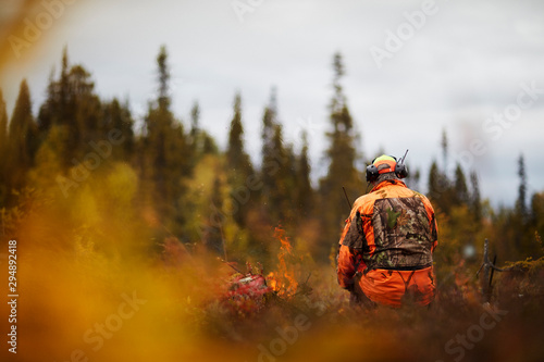 Man elk hunting photo