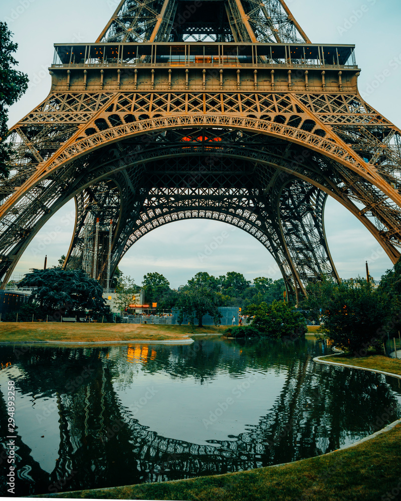 Fototapeta premium view of the bridge in paris france