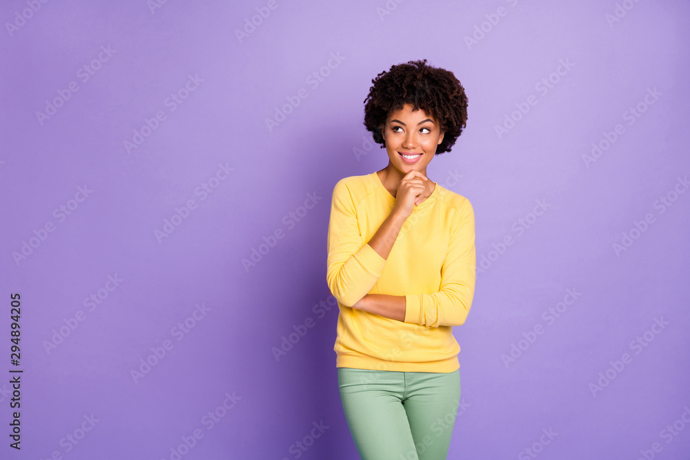 Portrait of her she nice attractive charming lovely winsome cute cheerful cheery foxy wavy-haired girl creating new idea isolated over violet purple lilac pastel color background Portrait of her she nice attractive charming lovely winsome cute cheerful cheery foxy wavy-haired girl creating new idea isolated over violet purple lilac pastel color background