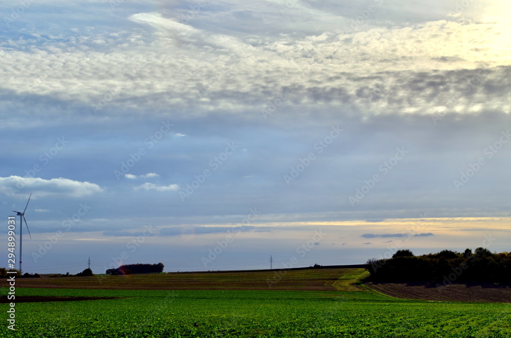 Naklejka premium Ländliche Landschaft mit Windrädern im Saarland