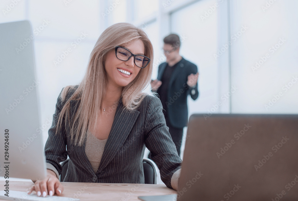 businesswoman talking on video communication in the workplace businesswoman talking on video communication in the workplace
