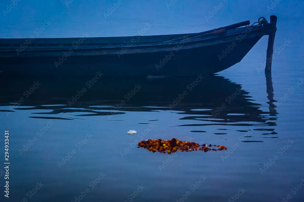 Fototapeta premium Blue Boat on the Ganges