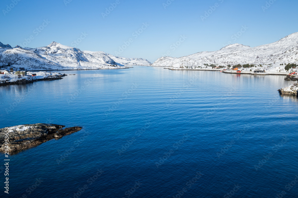 Obraz premium Lofoten islands in Norway during a beautiful winter day