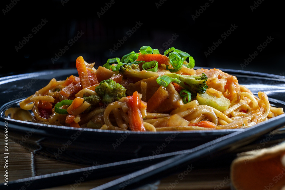 Chinese Chicken Chow Mein